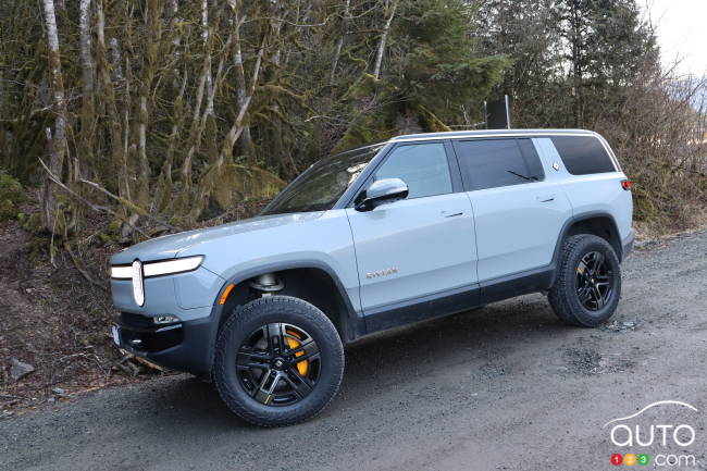 2023 Rivian R1S - Three-quarters front